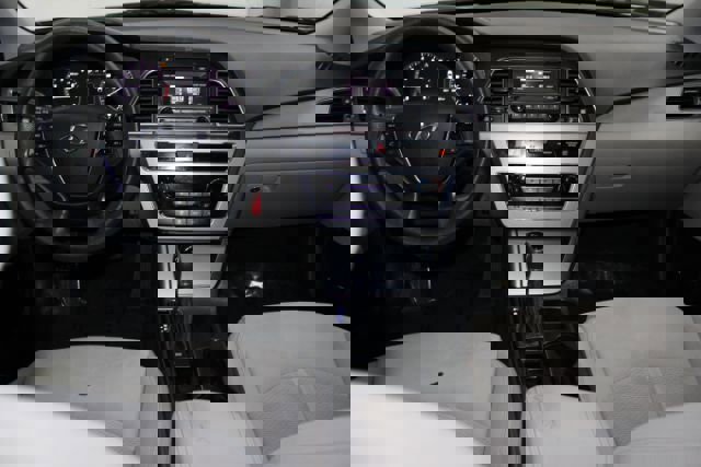 Used 2016 Hyundai Sonata SE image 2