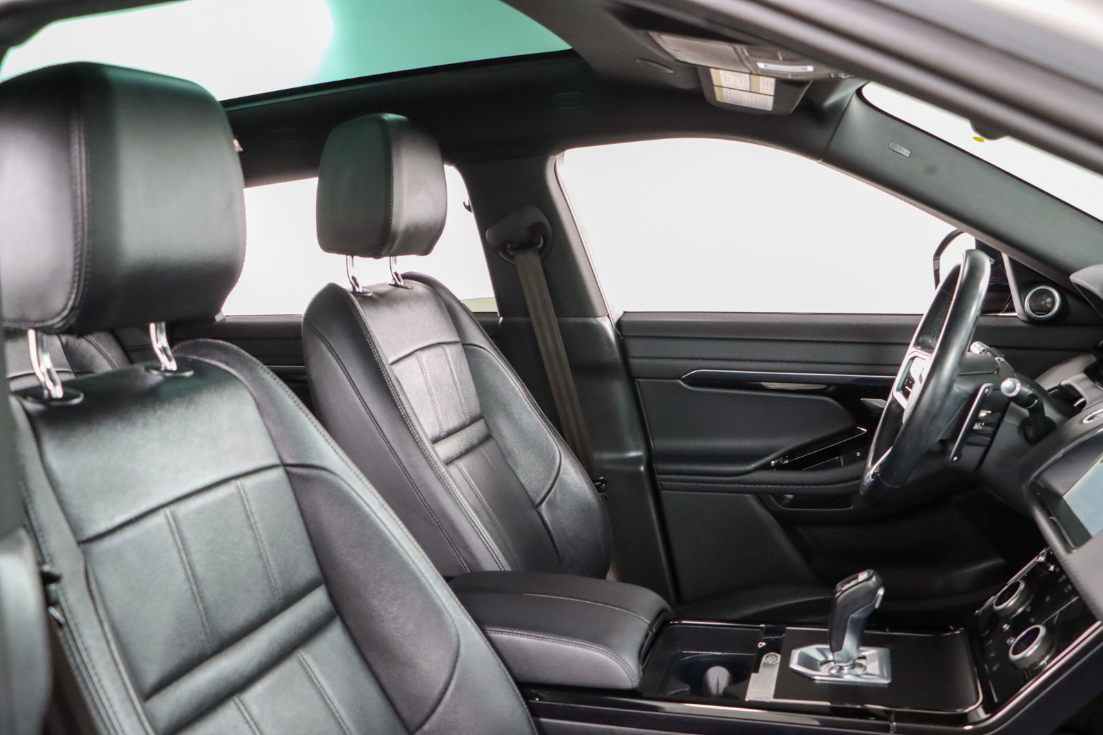 Used 2022 Land Rover Range Rover Evoque R-Dynamic S image 27