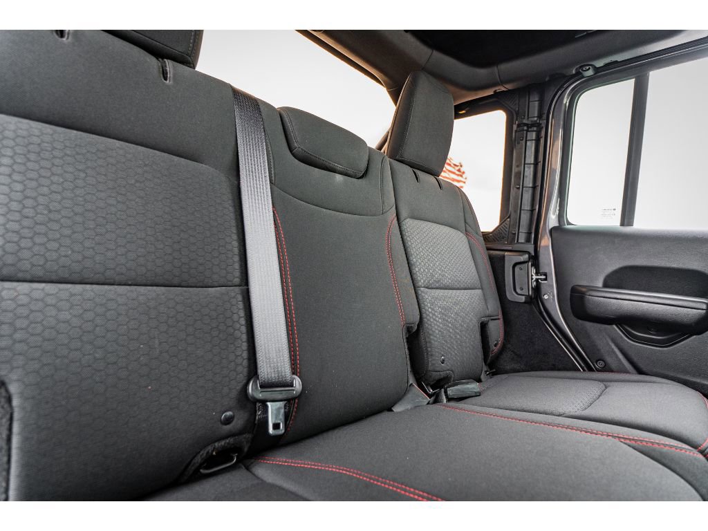 Used 2018 Jeep Wrangler Unlimited Rubicon w/ Dual Top Group image 27