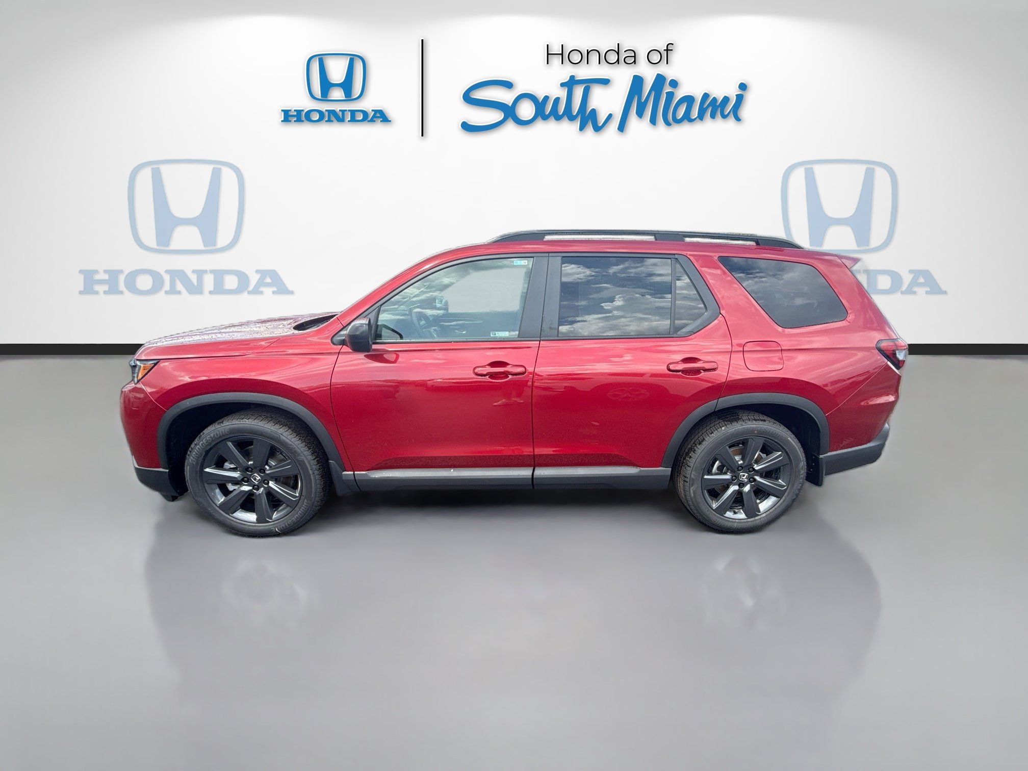 New 2026 Honda Pilot Sport image 4