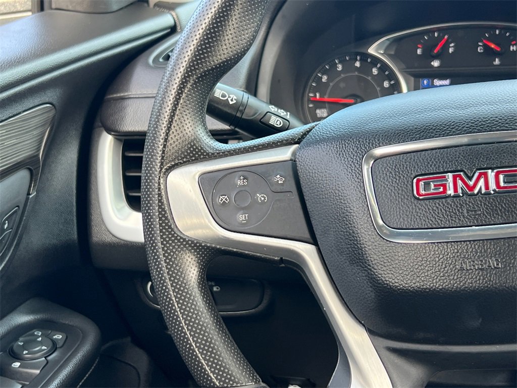 Used 2023 GMC Terrain SLE w/ Driver Convenience Package image 25