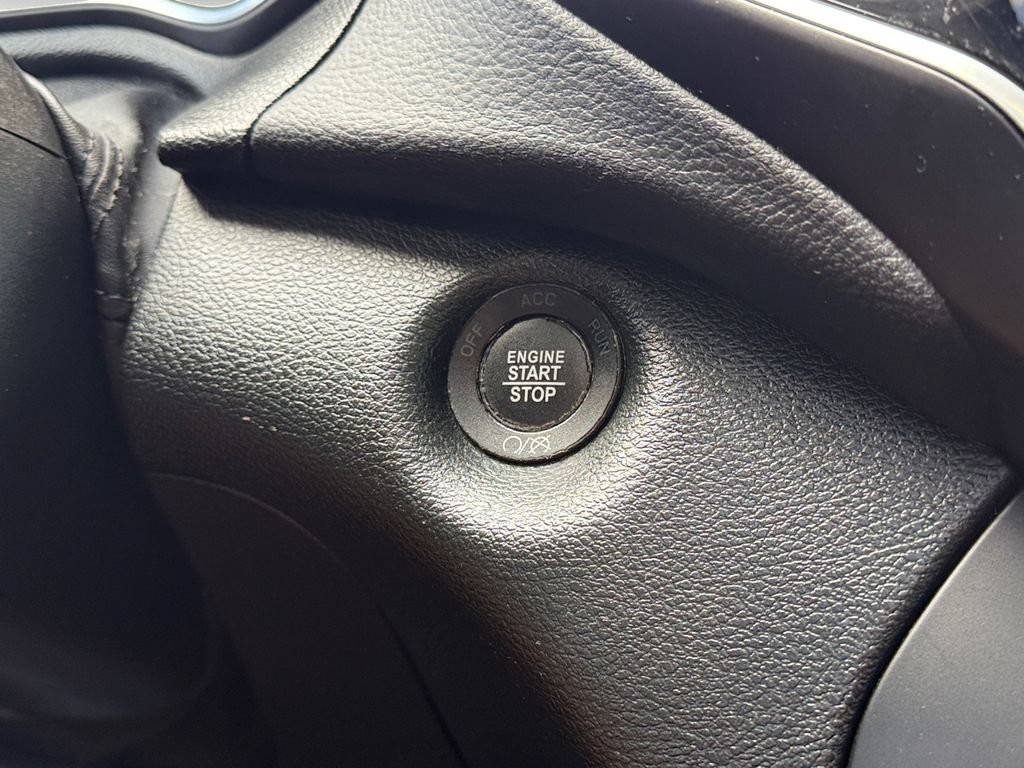 Certified 2022 Jeep Cherokee Limited AWD/4WD image 18