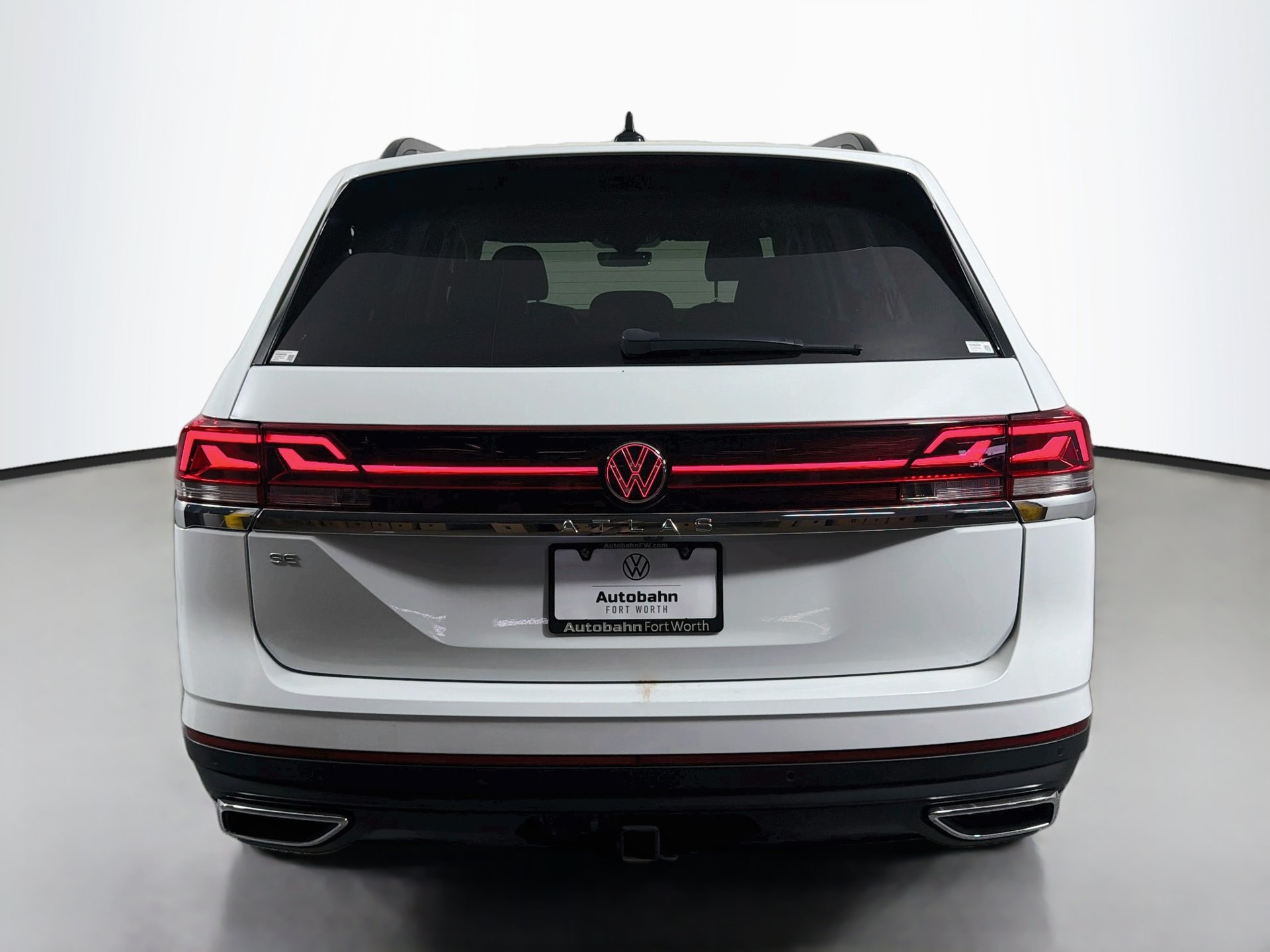 Used 2024 Volkswagen Atlas SE w/ Black Wheel Package FWD image 6