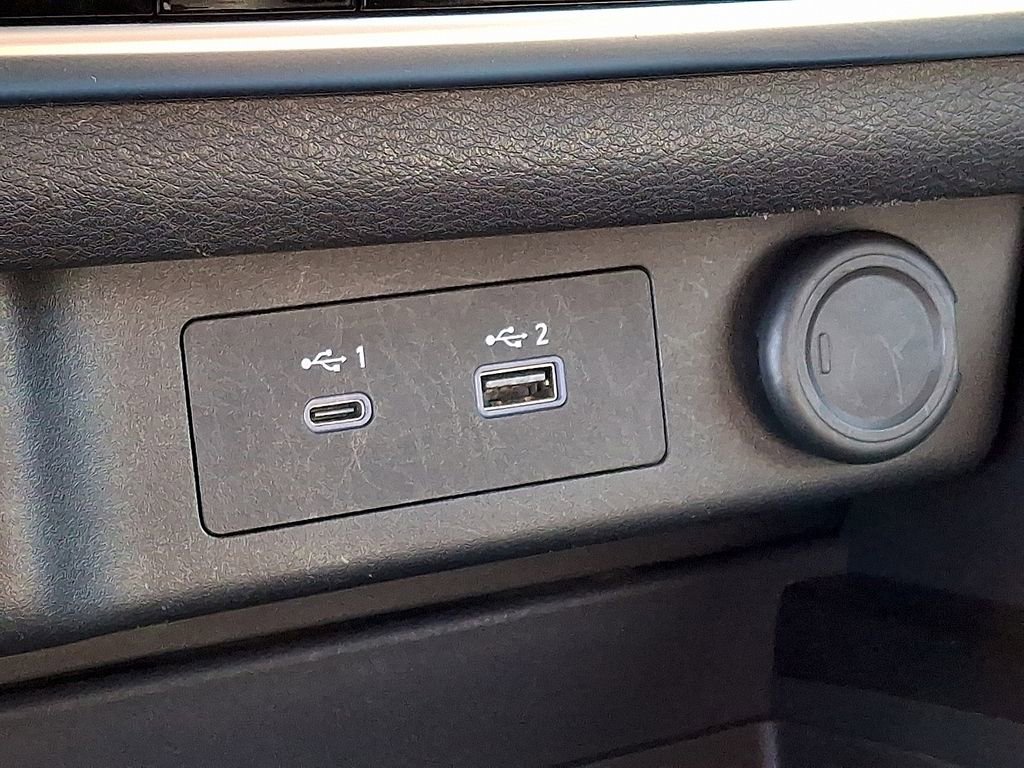 Used 2023 Nissan Rogue SV image 23