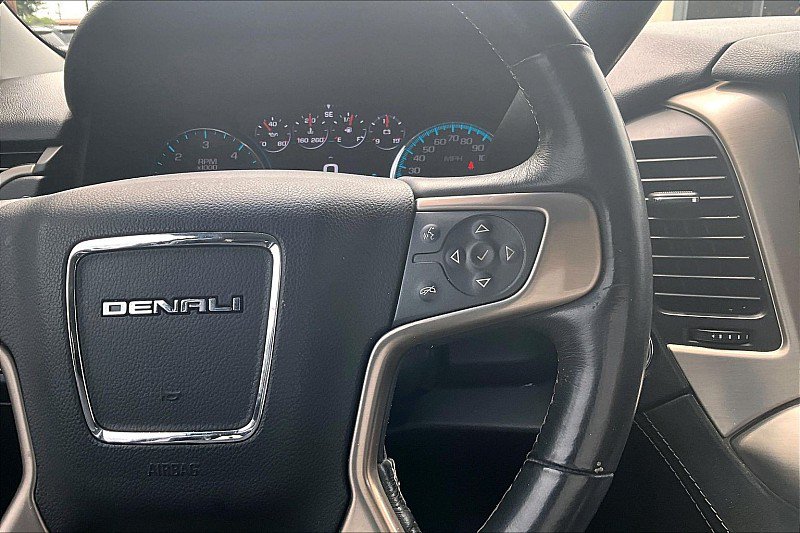 Used 2017 GMC Yukon XL Denali w/ Open Road Package RWD image 18
