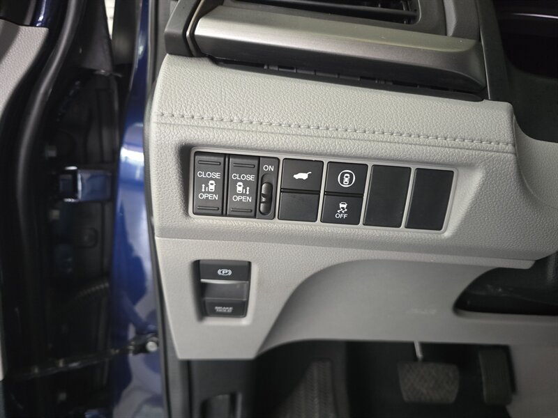 Used 2023 Honda Odyssey EX-L image 19