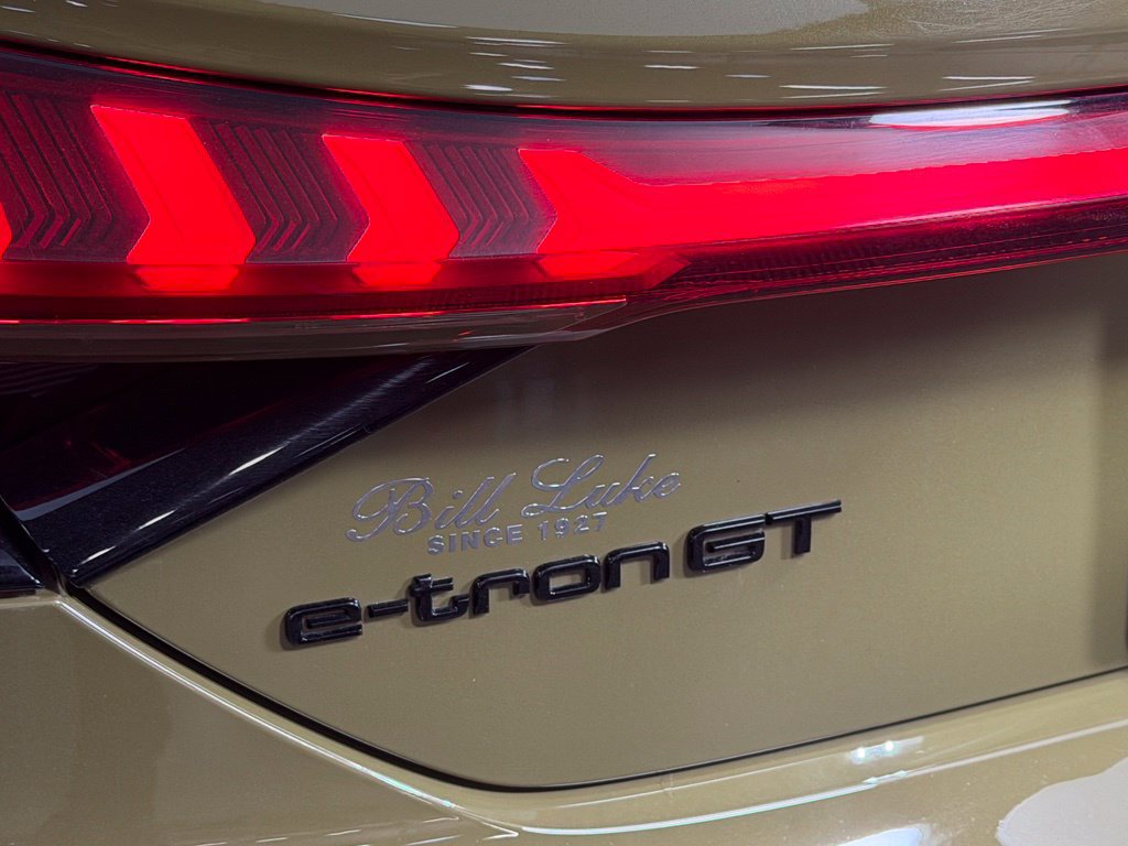 Used 2022 Audi e-tron GT Prestige AWD/4WD image 12