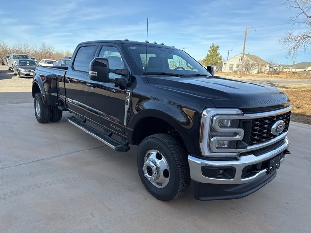 New 2026 Ford F350 Lariat w/ FX4 Off-Road Package