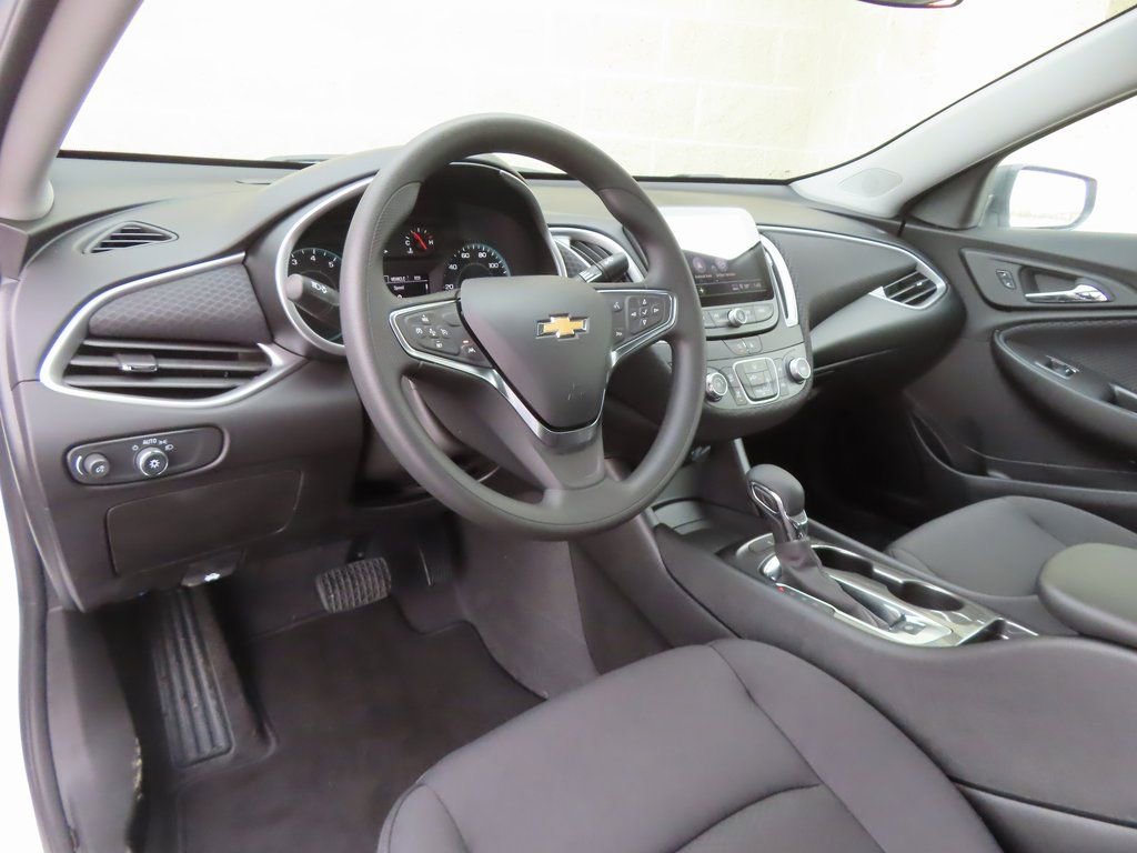 New 2025 Chevrolet Malibu LS image 16