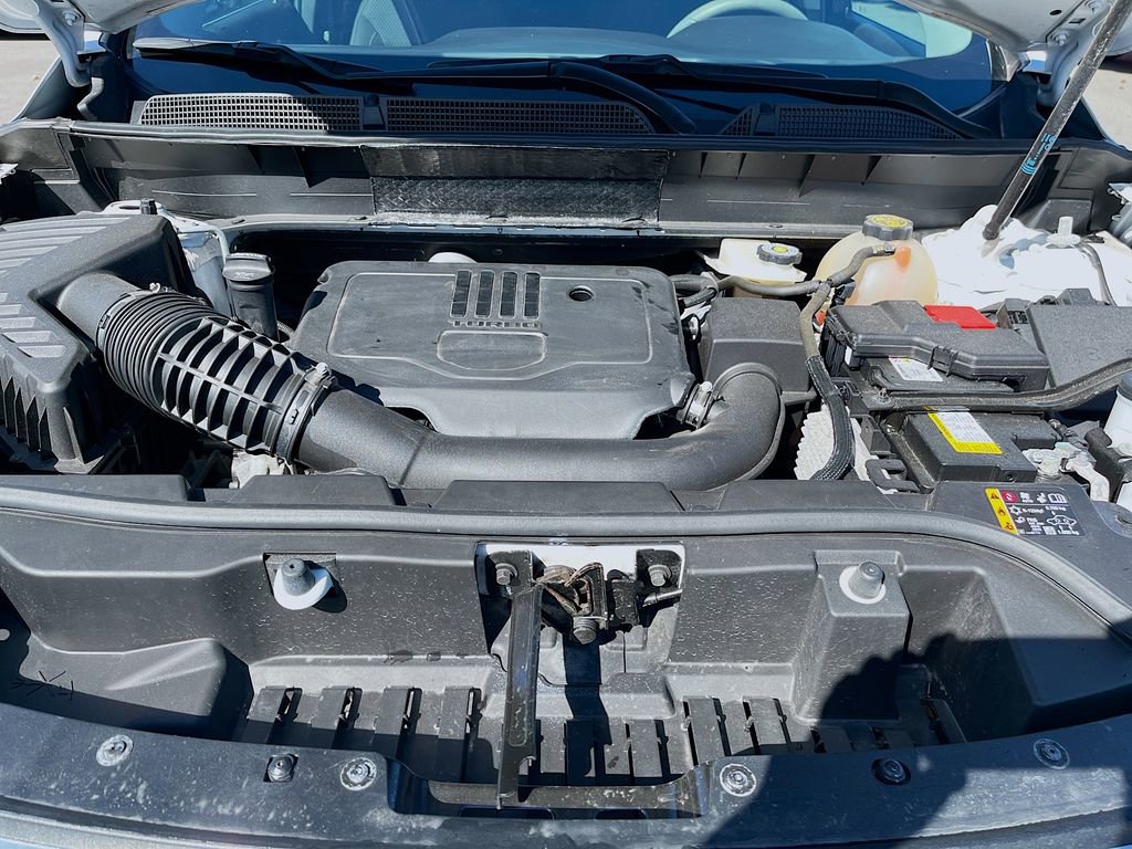 Used 2022 GMC Acadia SLE image 29