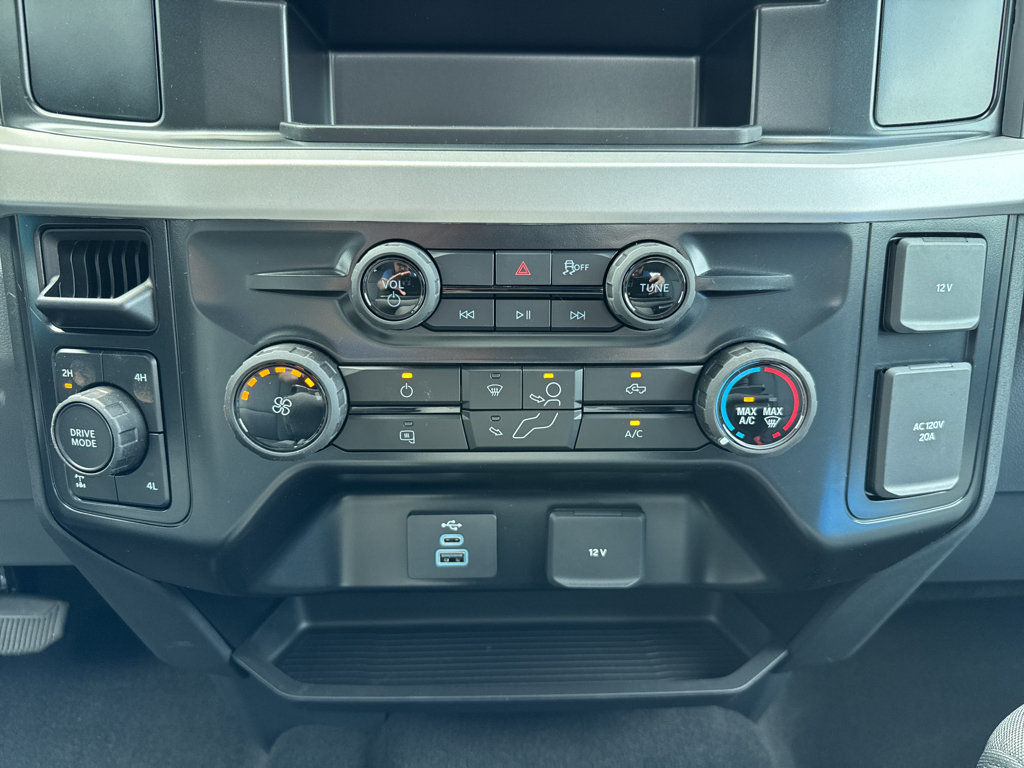 New 2026 Ford F250 XL w/ STX Appearance Package AWD/4WD image 24