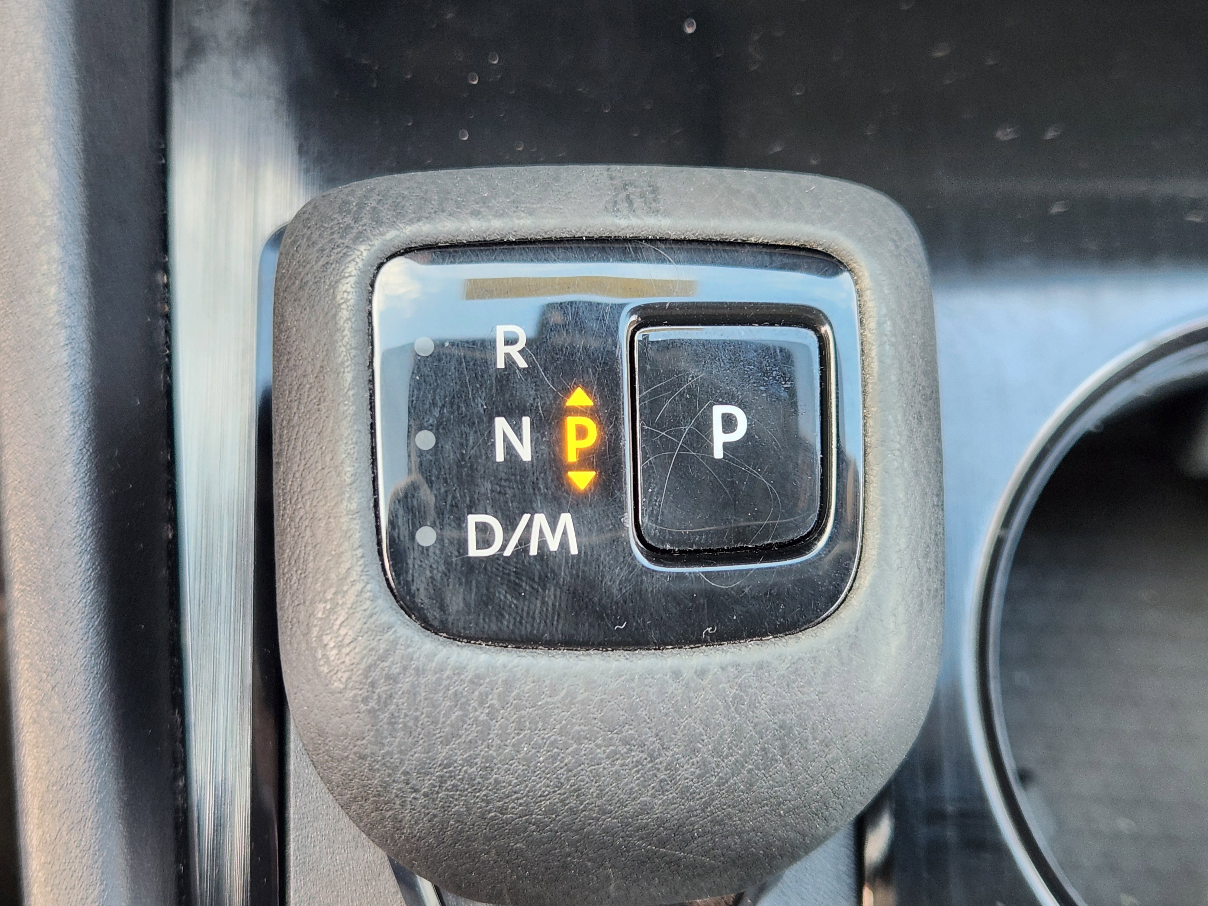 Used 2023 Nissan Rogue SV image 12