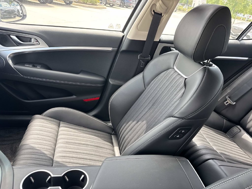 New 2026 Genesis G70 2.5T Prestige RWD image 17
