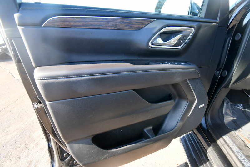 Used 2024 Chevrolet Tahoe Premier AWD/4WD image 11