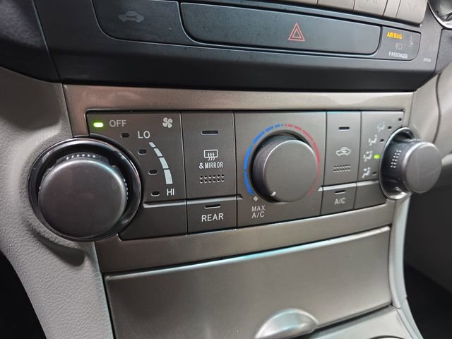 Used 2012 Toyota Highlander 4WD w/ Tech Pkg image 22