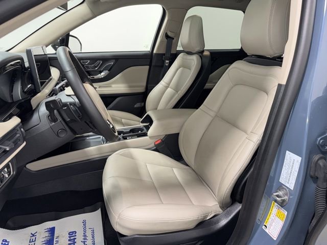 Used 2025 Lincoln Corsair Premiere w/ Equipment Group 101A image 13