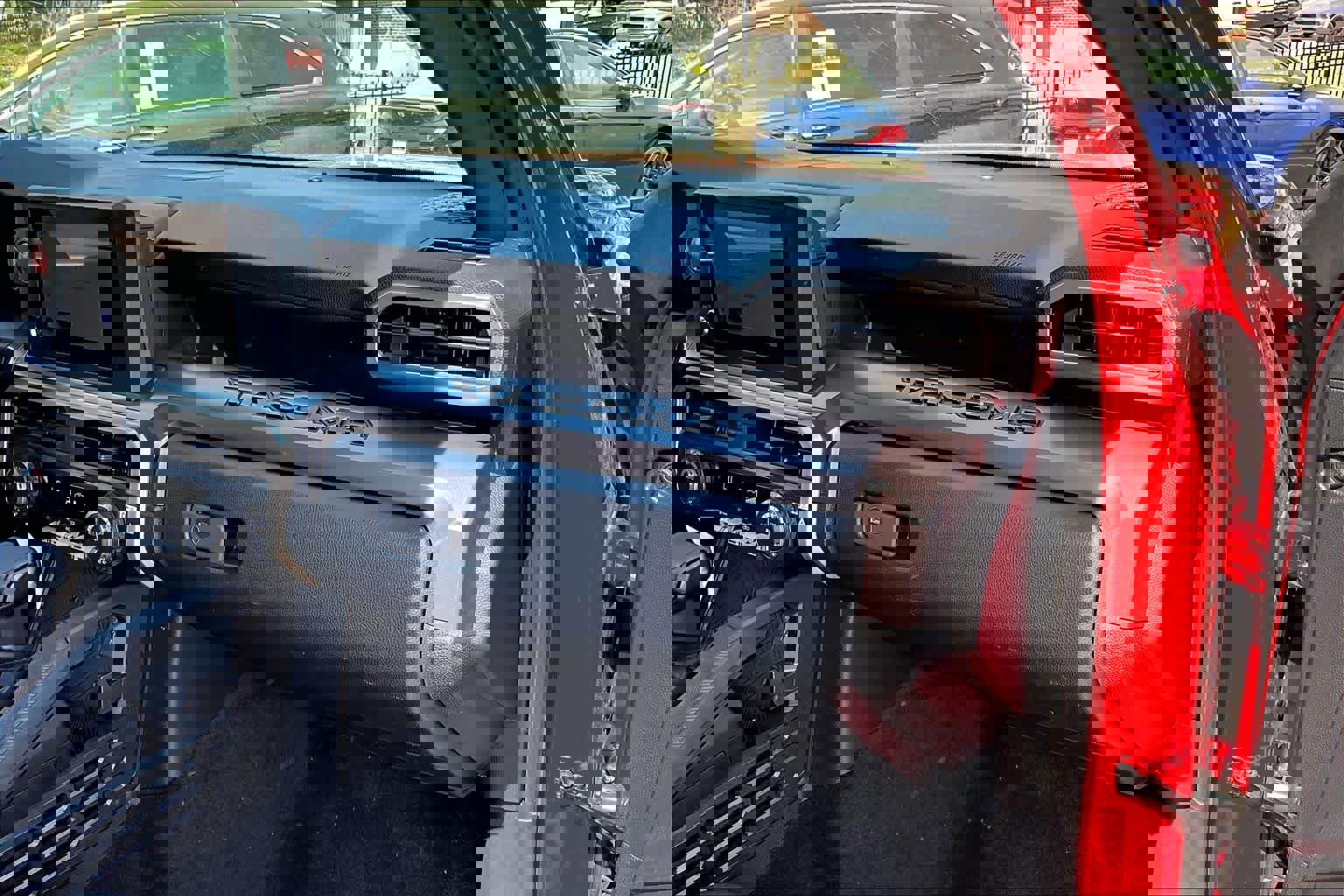 Certified 2025 Toyota Tacoma TRD Off-Road image 17