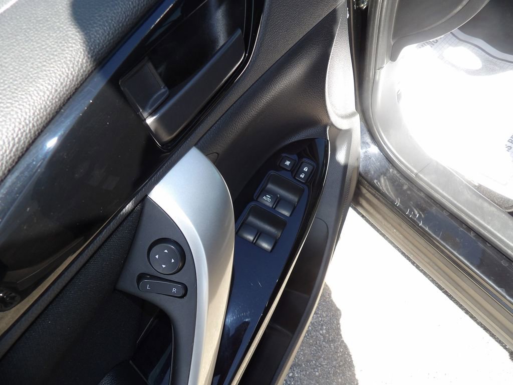 Used 2024 Mitsubishi Eclipse Cross LE image 11