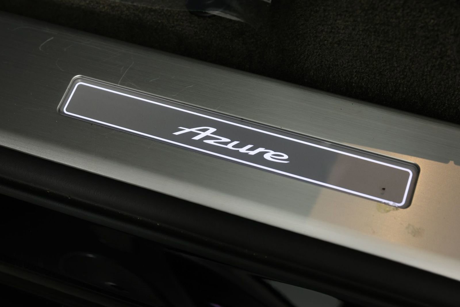 Used 2023 Bentley Bentayga Extended Wheelbase image 24