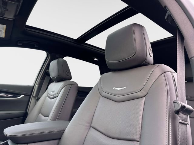 New 2026 Cadillac XT5 Premium Luxury w/ Driver Assist Package AWD/4WD image 17