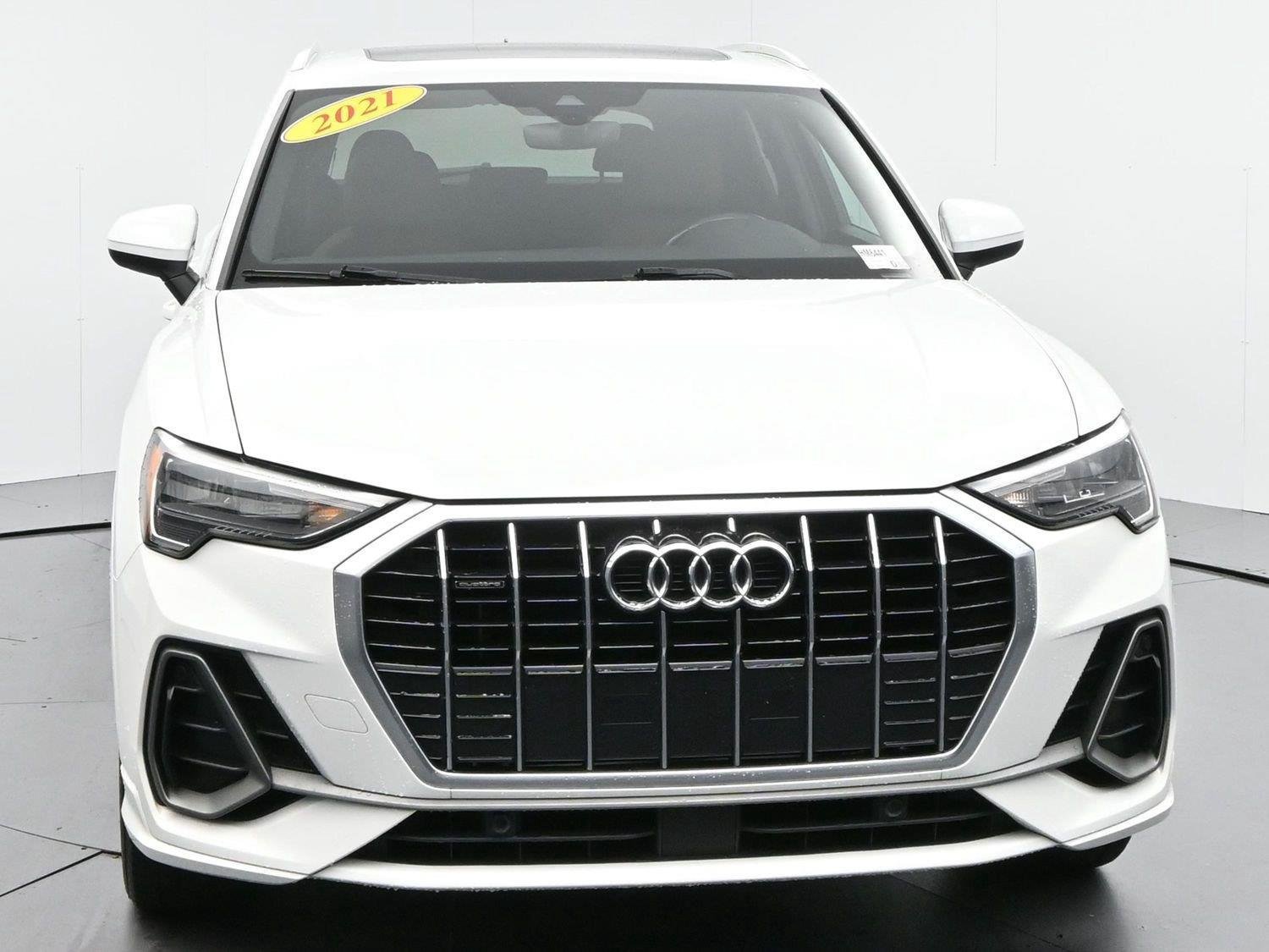 Used 2021 Audi Q3 2.0T Premium w/ Convenience Package AWD/4WD image 2
