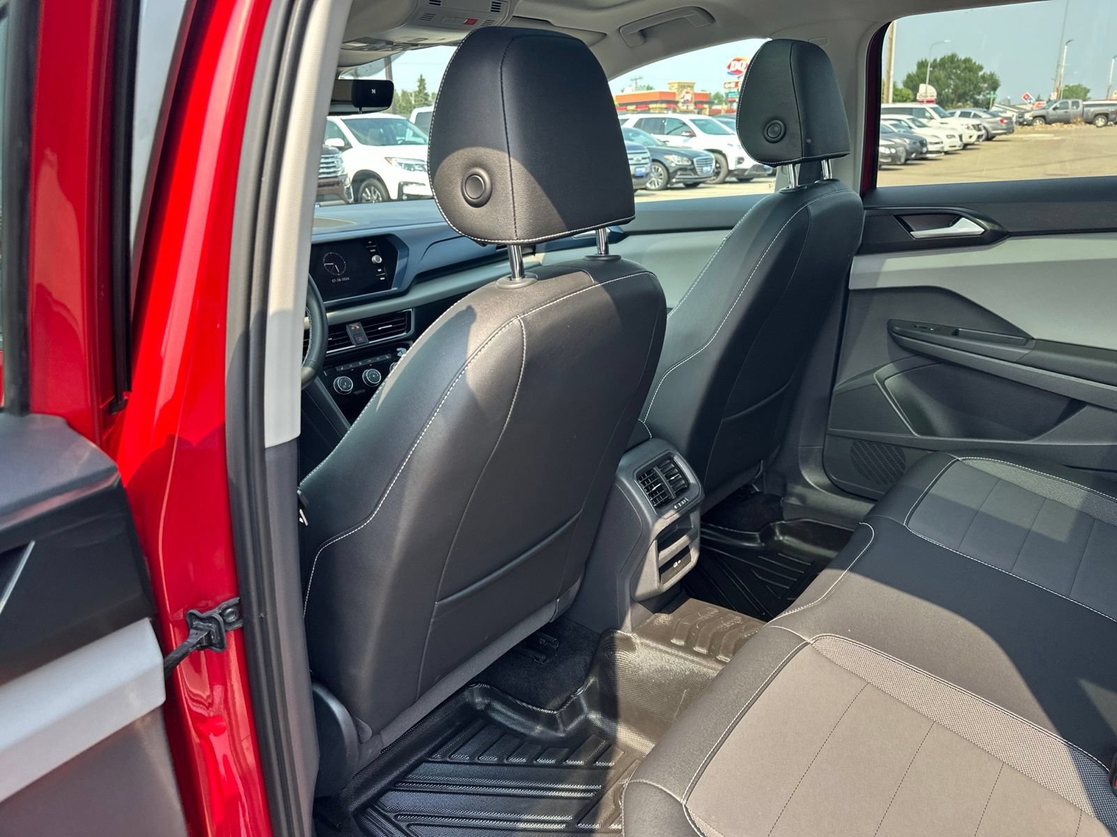 Certified 2023 Volkswagen Taos SE w/ Panoramic Sunroof Package AWD/4WD image 21