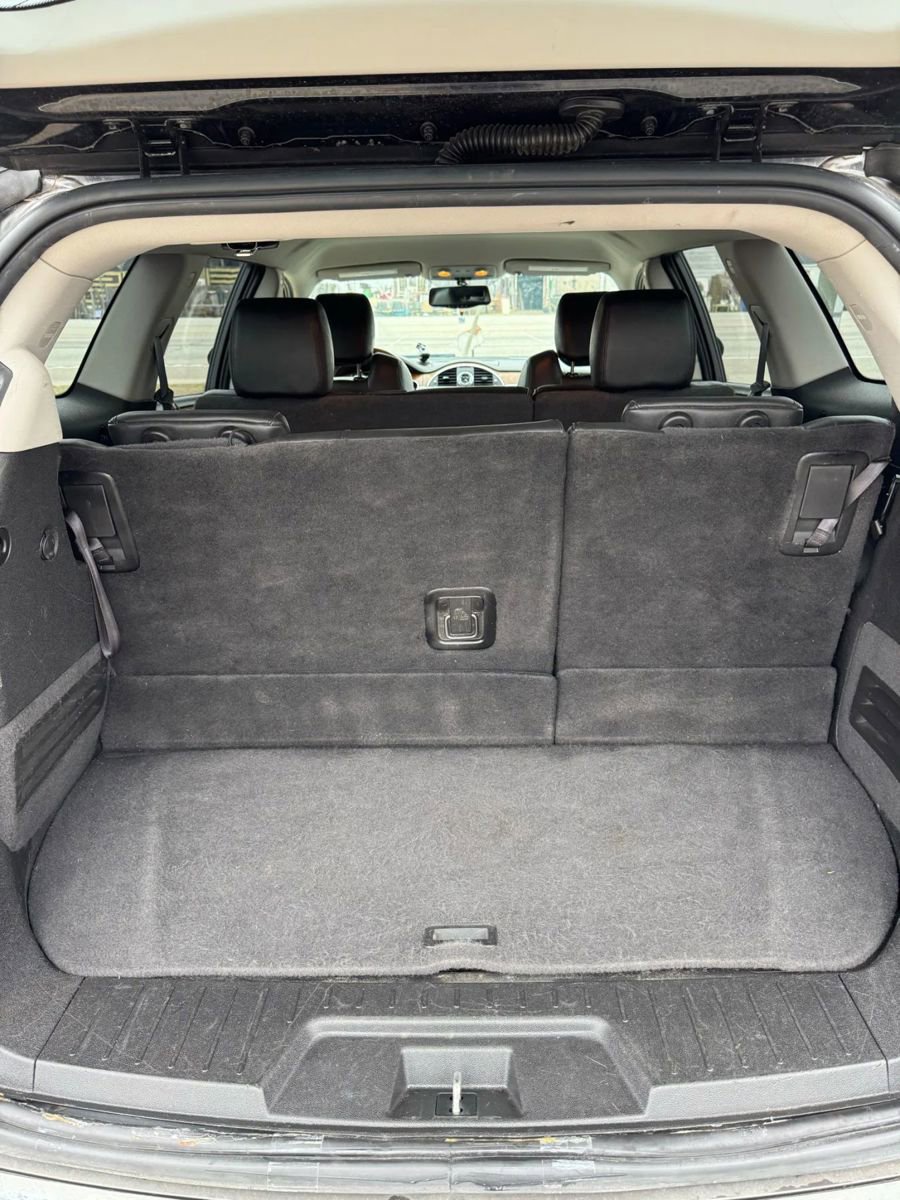 Used 2011 Buick Enclave CXL image 16
