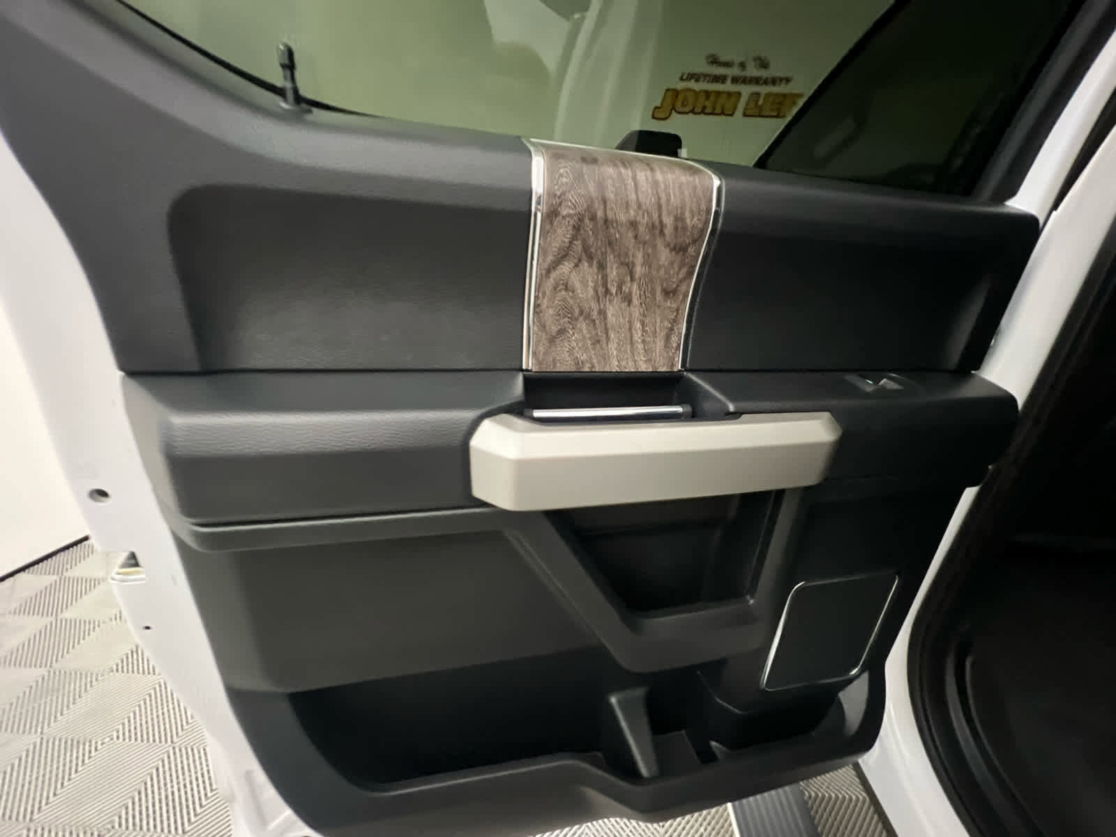 Used 2019 Ford F250 Lariat w/ Lariat Ultimate Package AWD/4WD image 22