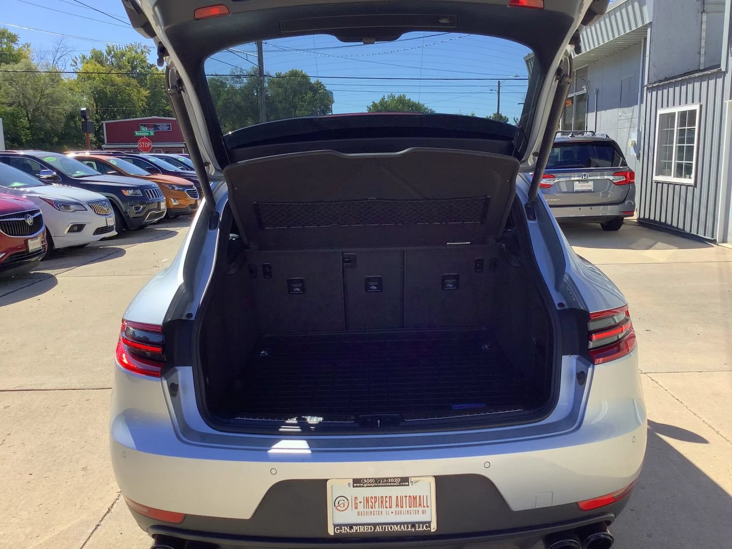 Used 2018 Porsche Macan Sport Edition AWD/4WD image 15