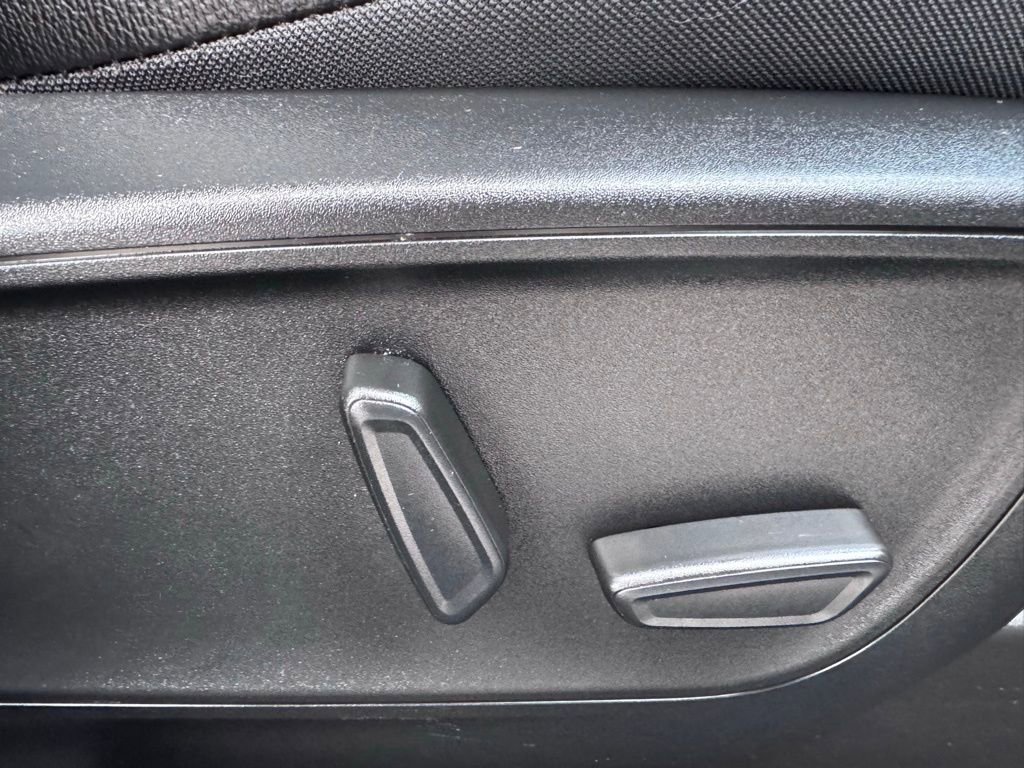 Certified 2023 Ford Escape SE w/ PHEV Premium Package image 29