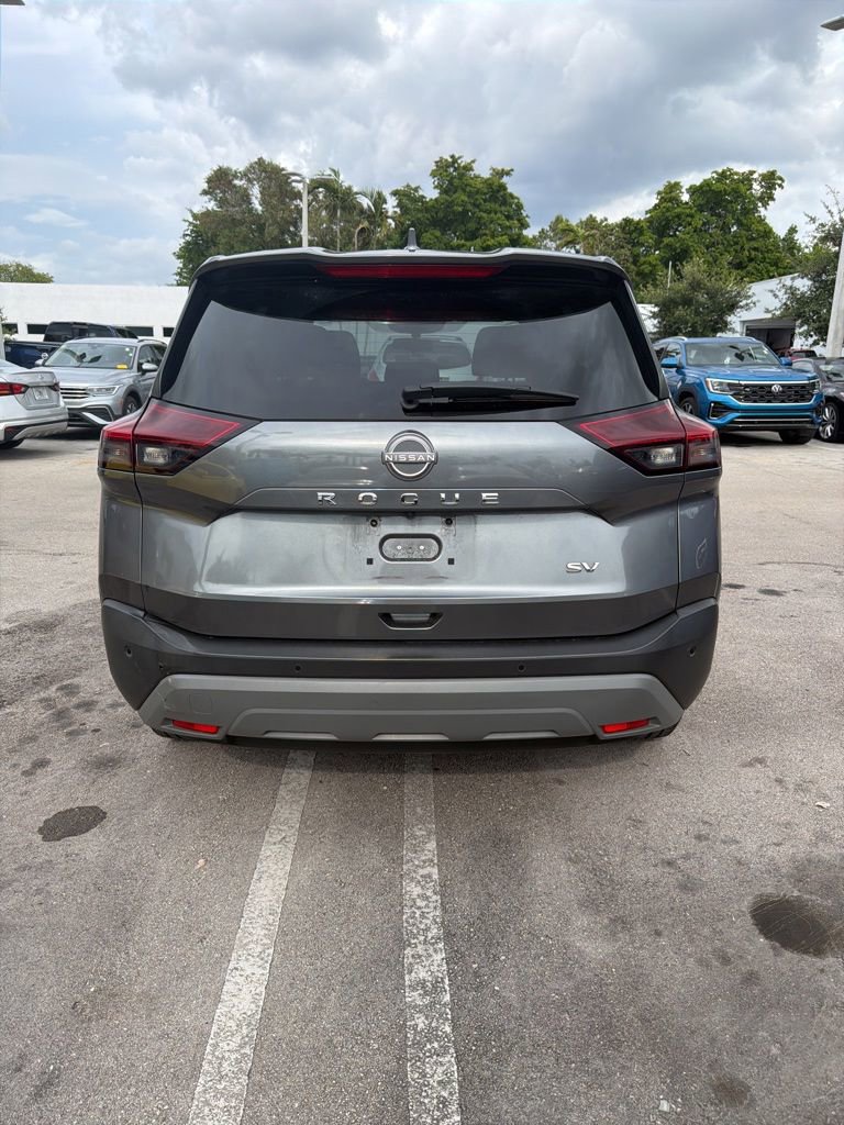 Used 2023 Nissan Rogue SV FWD image 4