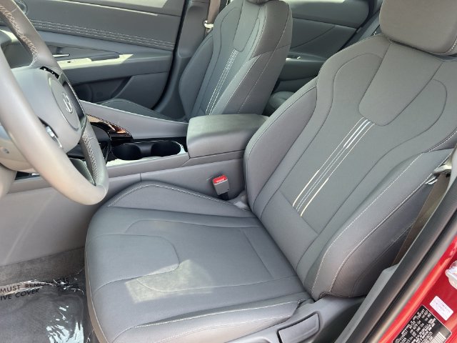 Used 2025 Hyundai Elantra SEL FWD image 34