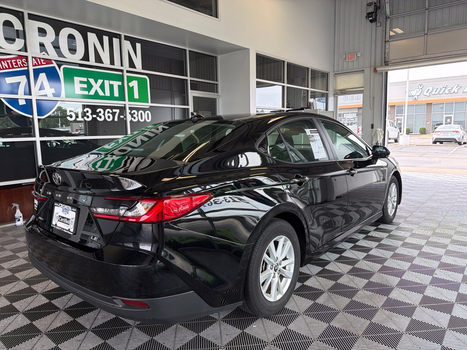 Used 2025 Toyota Camry LE FWD image 6