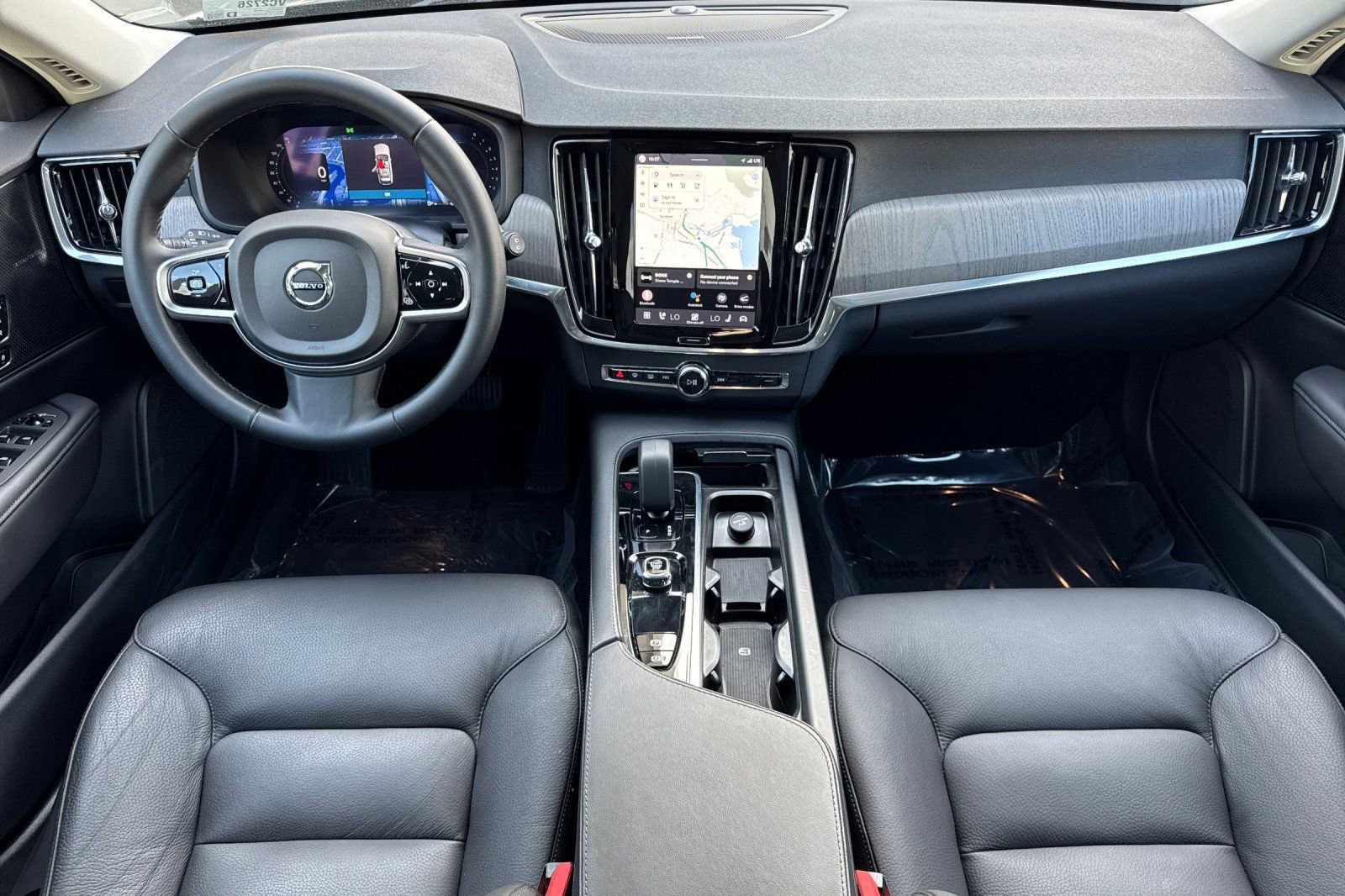 Used 2024 Volvo V90 B6 Cross Country Plus AWD/4WD image 3