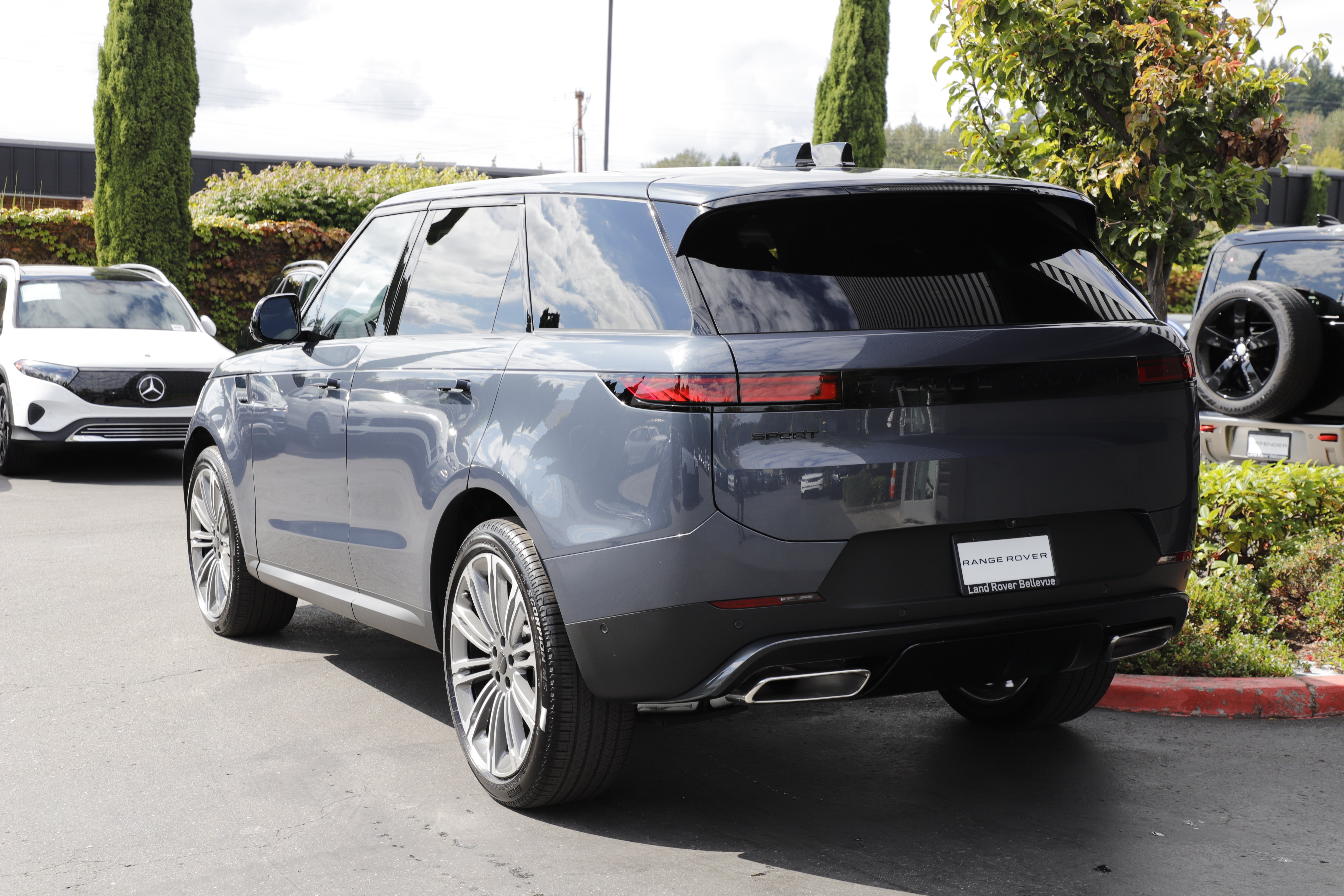 New 2026 Land Rover Range Rover Sport SE AWD/4WD image 6