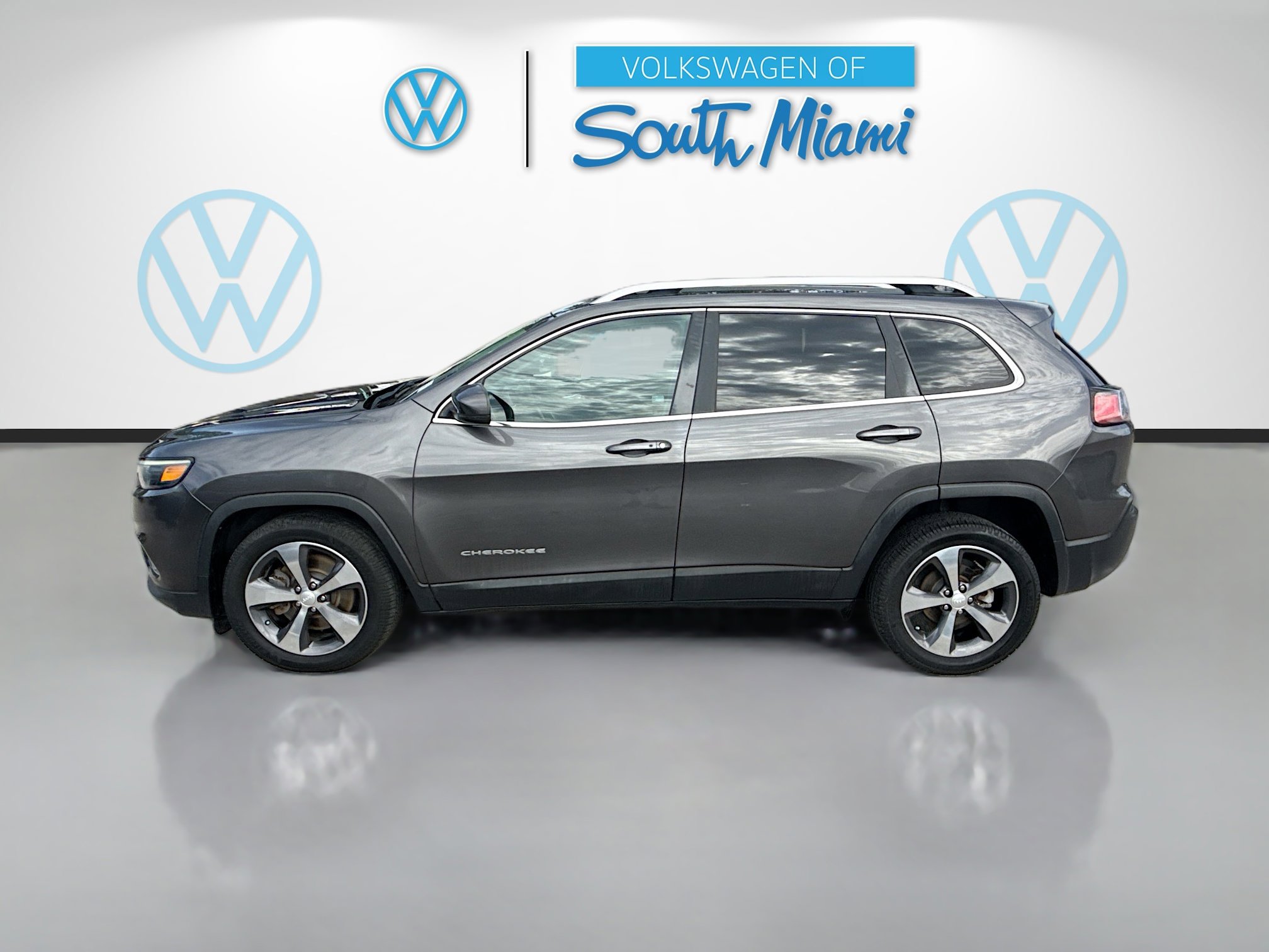 Used 2019 Jeep Cherokee Limited FWD image 4