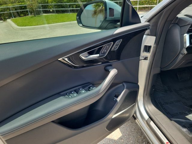 Certified 2024 Audi Q8 Premium Plus w/ Premium Plus Package AWD/4WD image 18