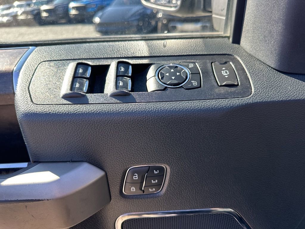 Used 2022 Ford F250 Lariat w/ Black Appearance Package image 28