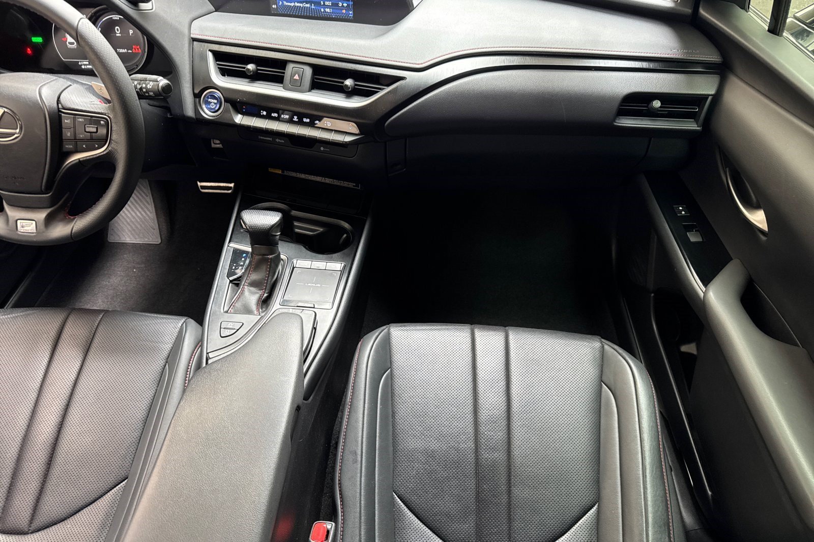 Certified 2021 Lexus UX 250h F Sport w/ Accessory Package (Z2) AWD/4WD image 32