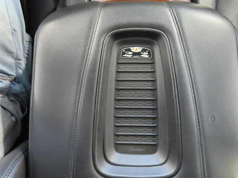 Used 2020 Cadillac Escalade Premium Luxury AWD/4WD image 31