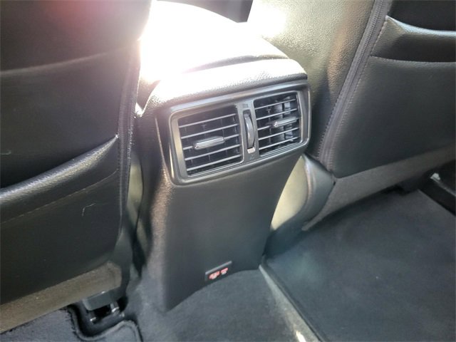 Used 2019 Nissan Rogue SL w/ Premium Package image 19