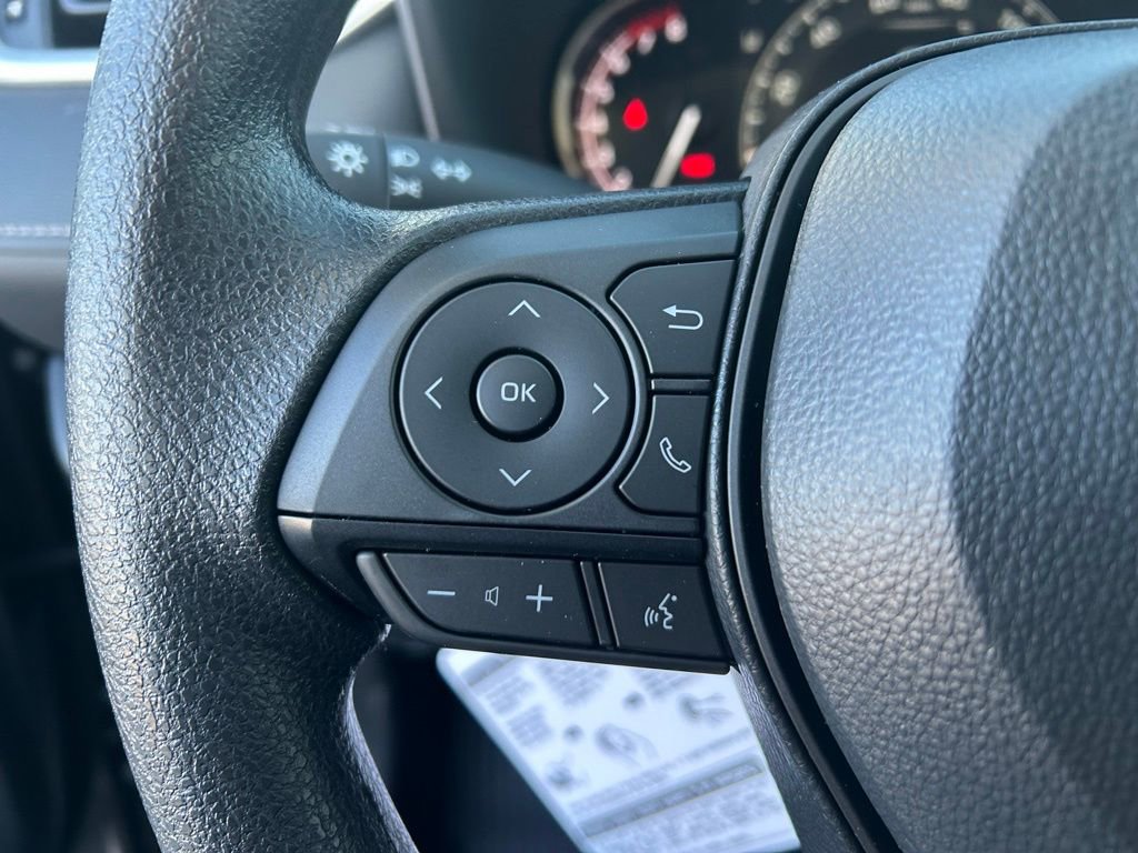 Used 2025 Toyota RAV4 XLE image 12