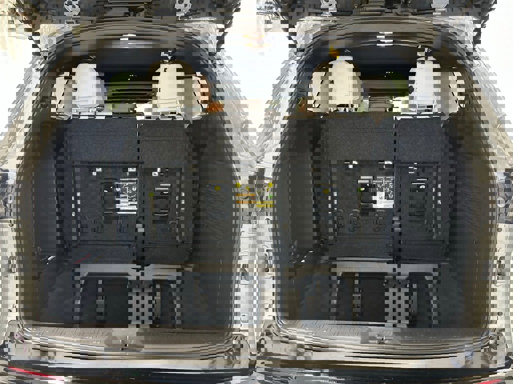 Used 2025 Toyota Sienna XSE image 54