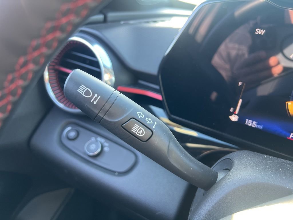 Used 2025 Chevrolet Trax RS w/ Driver Confidence Package image 15