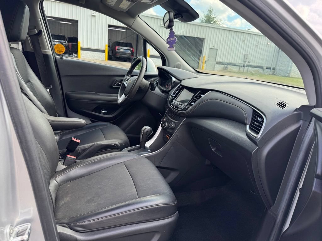 Certified 2018 Chevrolet Trax LT w/ LT Convenience Package FWD image 14
