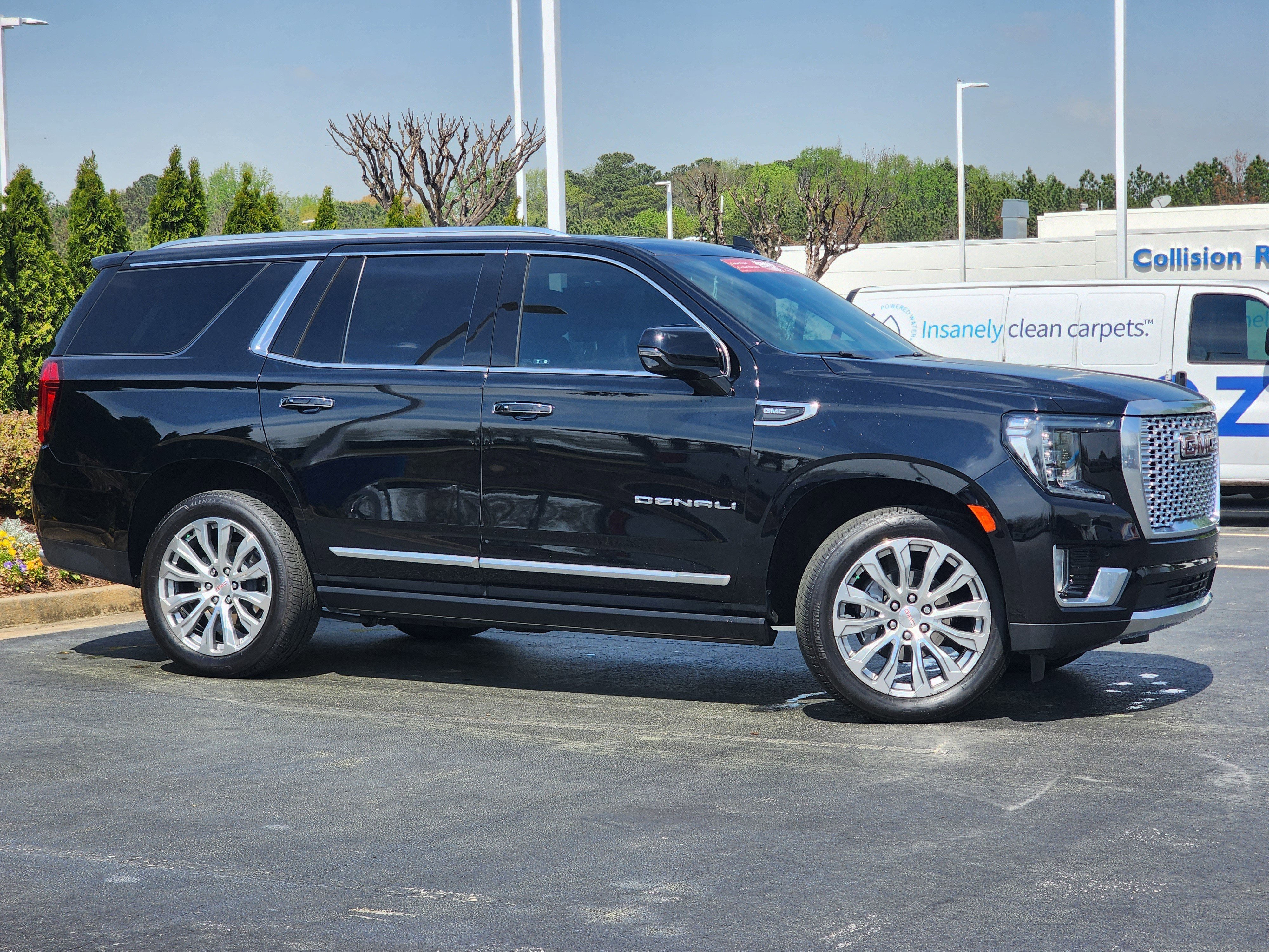 Used 2023 GMC Yukon Denali image 3