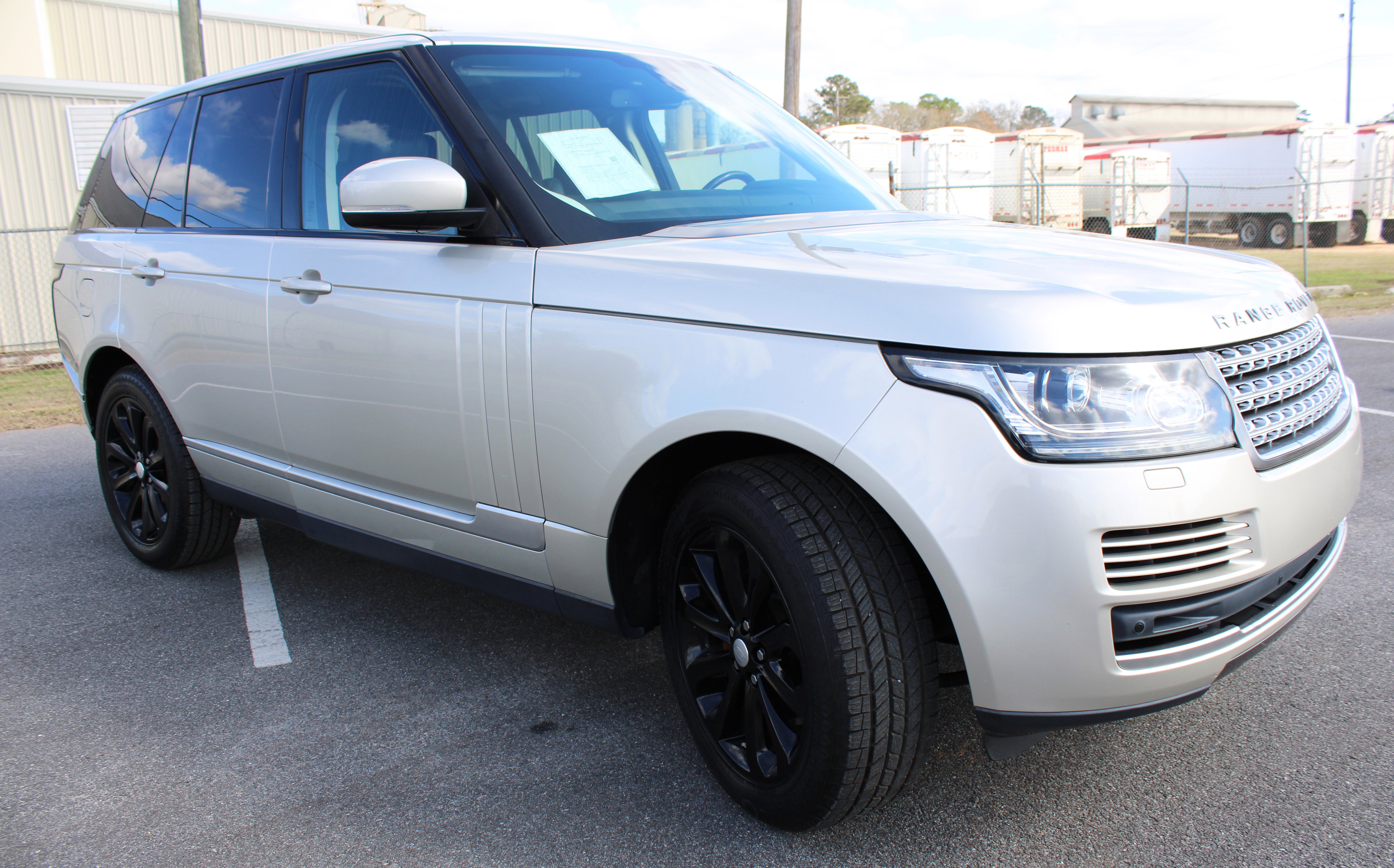 Used 2014 Land Rover Range Rover HSE image 13