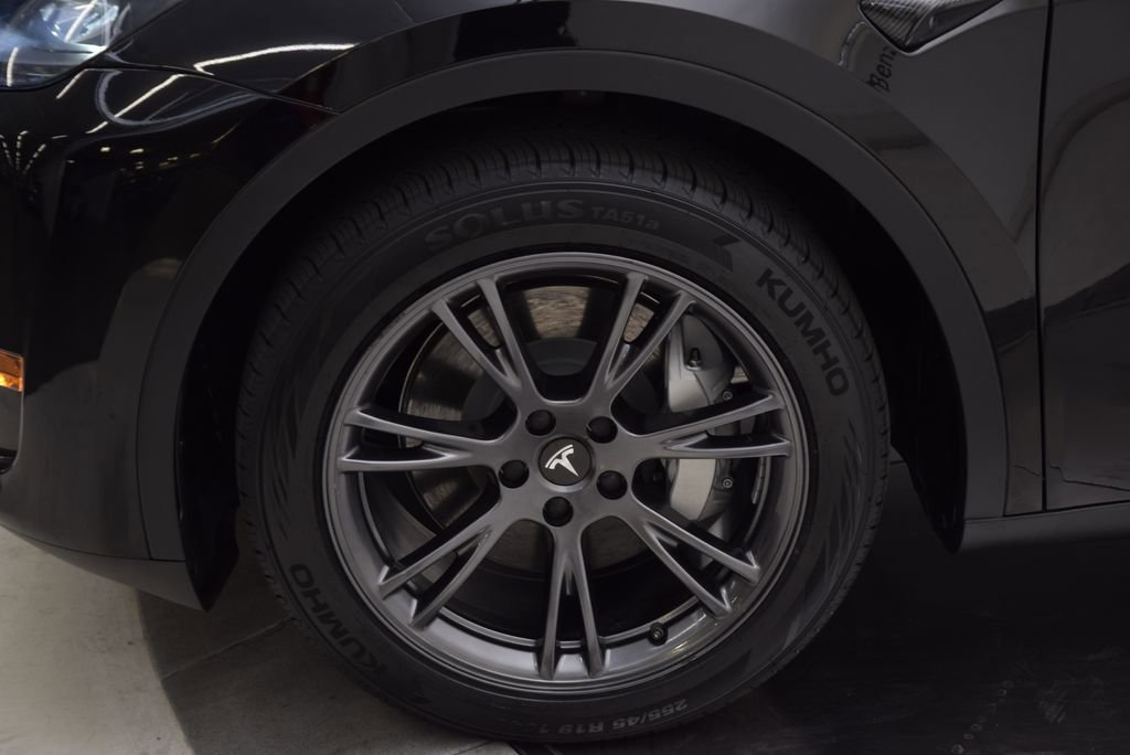 Used 2024 Tesla Model Y Long Range image 12