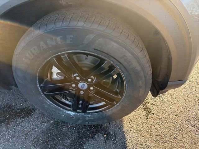 Certified 2022 Ford Explorer XLT image 4