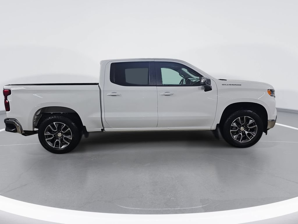Certified 2022 Chevrolet Silverado 1500 LT AWD/4WD image 2
